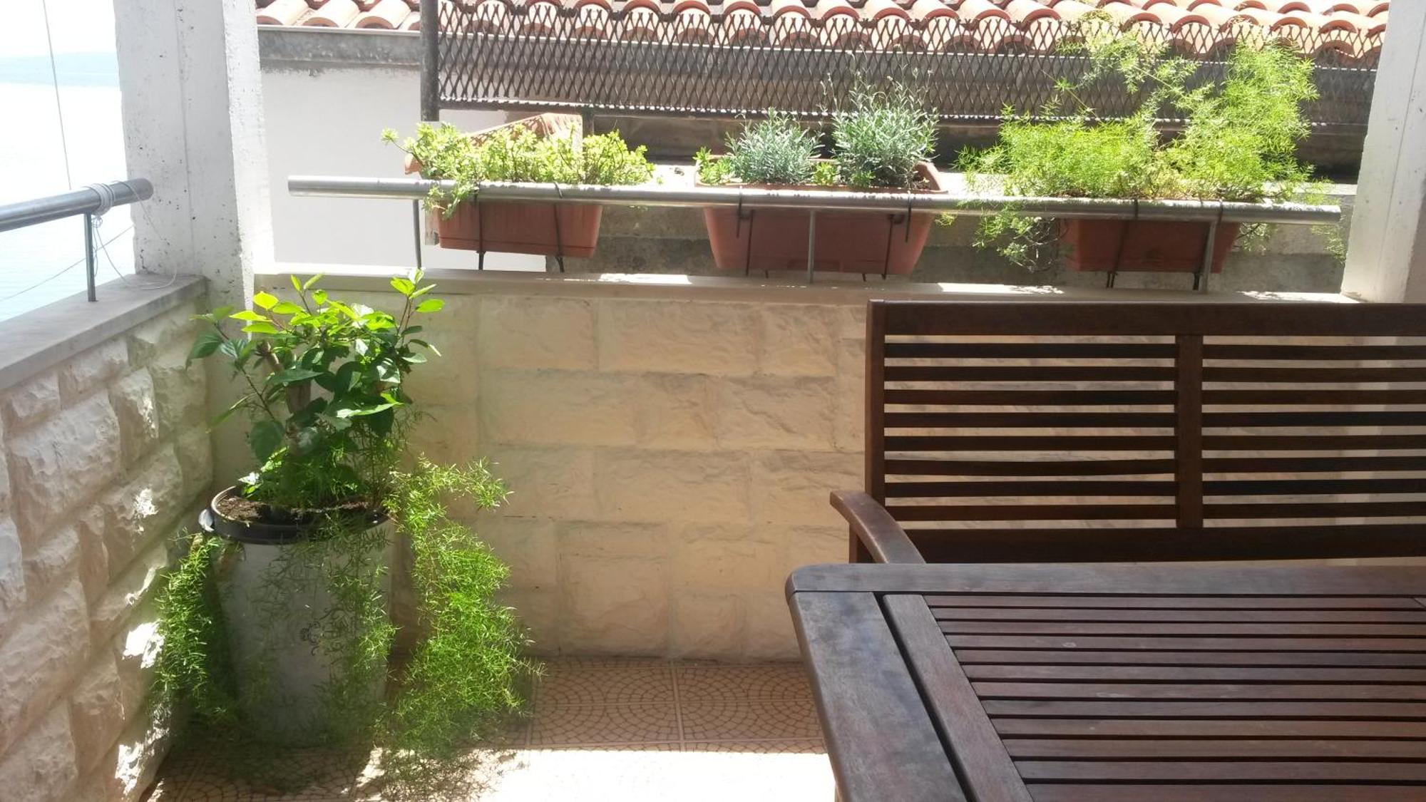 Apartments Tanja Zivogosce Bilik gambar